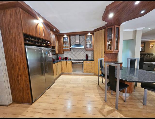 4 BEDROOM HOUSE FOR SALE IN VANDERBIJLPARK SW 5